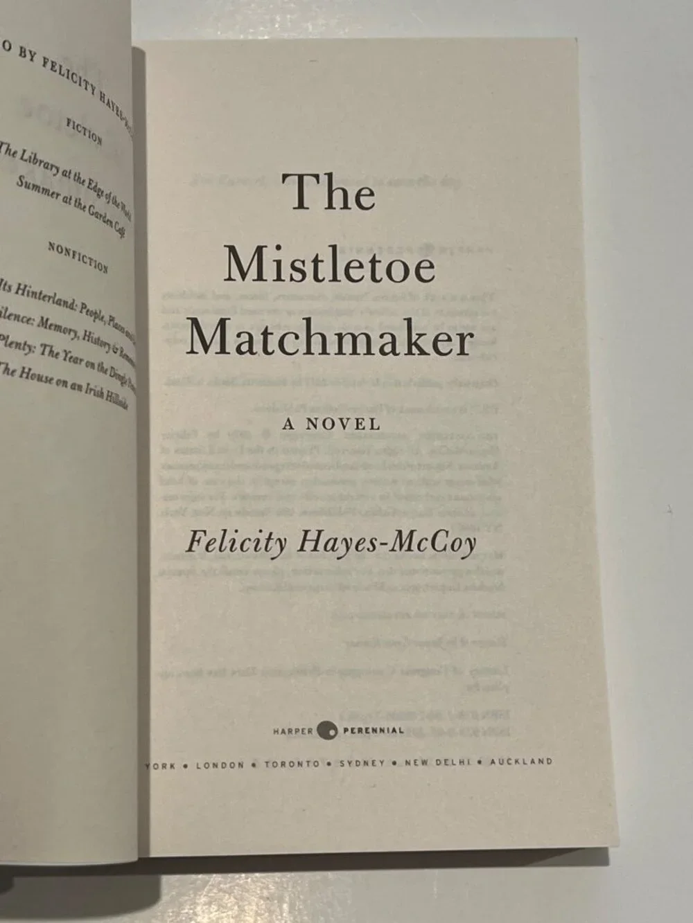 The Mistletoe Matchmaker Felicity Hayes-McCoy Christmas Romance Paperback